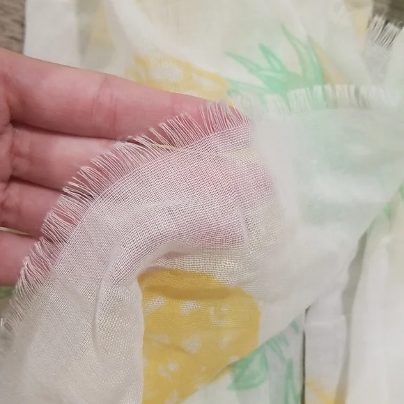 Pineapple Fashion Scarf - Picture 4 of 8